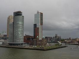 a cidade holandesa de rotterdam foto