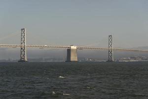 ponte da baía de okland foto
