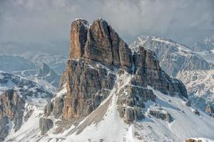 Dolomitas - vista panorâmica enorme no inverno foto