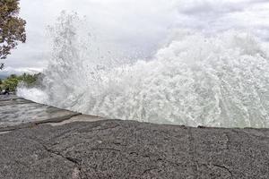 Kona Harbor ondas do mar na grande ilha havaí foto