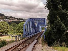 a ponte de trem pontedeume. Galiza, Espanha foto