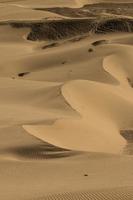detalhe abstrato de areia nas dunas foto