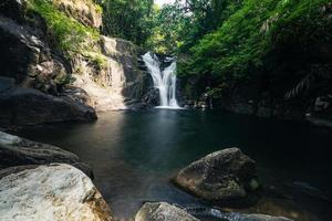 Cachoeira de klong pla kang na Tailândia foto