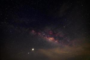 panorama do céu da noite estrelada foto