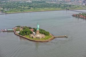 estátua da liberdade vista aérea foto