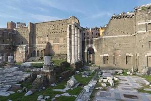 roma mercado de antiguidades perto de fóruns imperiais foto