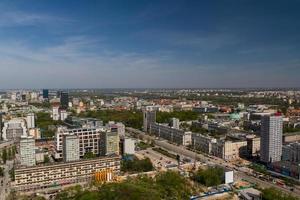 horizonte de varsóvia com torres de varsóvia foto