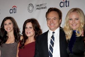 los angeles, 10 de setembro - michaela watkins, marcia gay harden, bradley whitford, malin akerman no paleyfest previews - fall tv abc no paley center for media em 10 de setembro de 2013 em beverly hills, ca foto