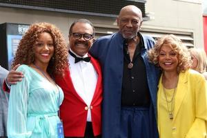 los angeles, 10 de maio - chrystee pharris, ted lange, lou gossett jr, florence larue at the princess cruises recebem placa de estrela honorária como amigo da calçada da fama de hollywood no dolby theatre em 10 de maio de 2018 em los angeles, ca foto