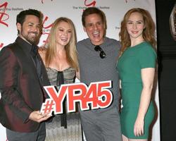 los angeles - 26 de março david lago, lauren woodland, christian leblanc, camryn grimes at the young and the restless comemoram 45º aniversário na cbs television city em 26 de março de 2018 em los angeles, ca foto