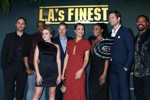 los angeles 10 de maio - joshua alba, sophie reynolds, duane martin, zach gilford, jessica alba, gabrielle union, ryan mcpartlin, laz alonso na estreia do último programa de tv no hotel sunset tower em 10 de maio de 2019 em west hollywood, ca foto