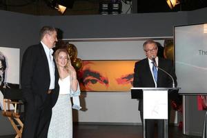 los angeles 7 de fevereiro - christian gudegast, tatiana gudegast e eric braeden na celebração do 40º aniversário de eric braeden sobre os jovens e os inquietos na televisão da cidade em 7 de fevereiro de 2020 em los angeles, ca foto