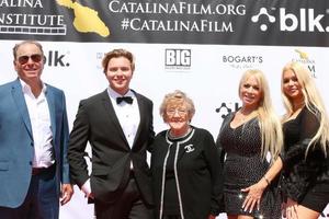 los angeles 19 de setembro - jeff, presley, colleen, liza e paris aronson no catalina film fest em long beach background tapete vermelho curto, no scottish rite event center em 19 de setembro de 2021 em long beach, ca foto