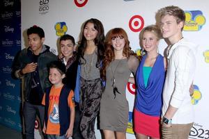 los angeles, 21 de agosto - roshon fegan, davis cleveland, adam irigoyen, zendaya coleman, bella thorne, caroline sunshine, kenton duty na d23 expo 2011 no centro de convenções de anaheim em 21 de agosto de 2011 em anaheim, ca foto