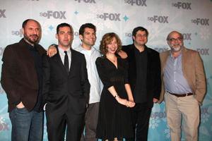 los angeles, 11 de janeiro - loren bouchard, john roberts, dan mintz, kristen schaal, eugene mirman, jim dauterive chega à festa do fox tca winter 2011 at villa sorriso em 11 de janeiro de 2010 em pasadena, ca foto