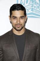 san diego, 10 de julho - wilmer valderrama na festa da raposa do século 20 festa em quadrinhos no hotel andaz em 10 de julho de 2015 em san diego, ca foto