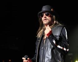 las vegas, 18 de maio - kid rock no tiger jam 2013 no mandalay bay events center em 18 de maio de 2013 em las vegas, nv las vegas, 18 de maio - tiger woods no tiger jam 2013 no mandalay bay events center em 18 de maio, 2013 em las vegas, nevada foto