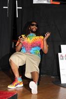 los angeles, 1 de maio - lil jon, que se recusou a posar na sala de imprensa até que trouxessem champanhe para os fotógrafos, ele posou na sala de imprensa do 1st iheartradio music awards no shrine auditium em 1 de maio de 2014 em los angeles, ca foto