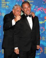 los angeles, 24 de setembro - greg louganis, johnny chaillot-louganis no los angeles lgbt center 47º aniversário gala vanguard awards no pacific design center em 24 de setembro de 2016 em west hollywood, ca foto