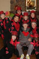 los angeles, 27 de julho - pam kay, norbert wagner, tap chicks no norbert wagner desejo de uma vida, performance de pam kay e tap chicks no brookdale senior living center em 27 de julho de 2016 em loma linda, ca foto