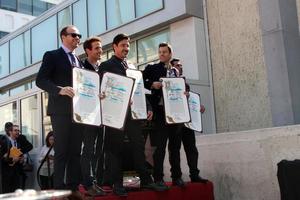 los angeles, 9 de outubro - new kids on the block, jordan knight, donnie wahlberg, joe mcintyre, danny wood, jonathan knight at the new kids on the block cerimônia de estrelas da caminhada da fama de hollywood no hollywood boulevard em 9 de outubro de 2014 em los angeles , ca foto