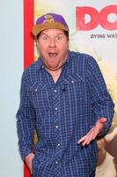 los angeles, 16 de maio - nick swardson na exibição de estréia da reforma nos 14 cinemas regal em 16 de maio de 2016 em los angeles, ca foto