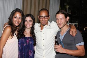 los angeles, 26 de agosto - christel khalil, jesica heap, bryton james, michael graziadei participando do jantar de fãs jovens e inquietos 2011 no hotel universal sheraton em 26 de agosto de 2011 em los angeles, ca foto