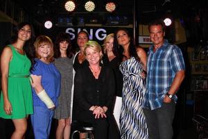 los angeles, 1 de junho - camila banus, patrika darbo, rachel melvin, crysal chappell, judi evans, martha madison, nadia bjorlin, wally kurth no judi evans comemora 30 anos no evento de show business no dimples em 1 de junho de 2013 em burbank , ca foto