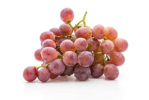 uvas frescas em branco foto