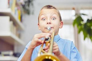 pequeno trompetista foto