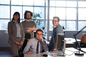 retrato de uma equipe de negócios em uma reunião foto