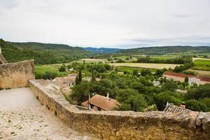 vista no telhado da vila de Provence e na paisagem.