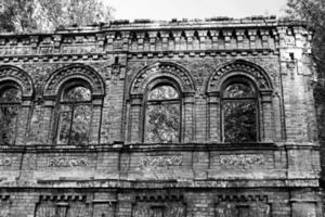 prédio antigo em ruínas, kyiv, ucrânia