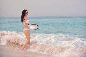 mulher feliz aproveite as férias de verão foto