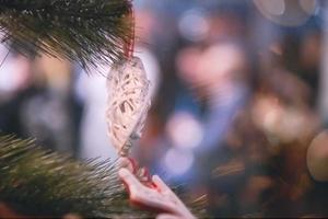 decoração da árvore de natal na festa do escritório foto