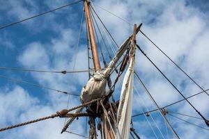 detalhe de navio de vela de navio antigo foto