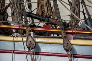 detalhe de navio de vela de navio antigo foto