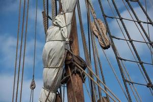 detalhe de navio de vela de navio antigo foto