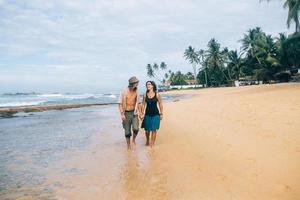 retrato de casal na praia foto