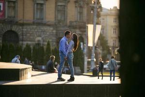 casal na cidade foto