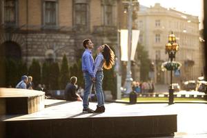 casal na cidade foto