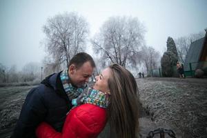 casal fora juntos foto