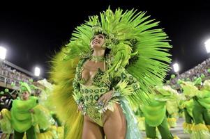 rio de janeiro, rj brasil - 09 de fevereiro de 2018 - desfile da escola de samba no sambodromo. rensacer de jacarepaguá durante festival na rua marques de sapucai. foto