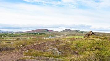 paisagem islandesa com estrada biskupstungnabraut foto