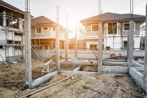 construção residencial nova casa em andamento no canteiro de obras foto