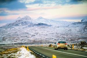 rota 1 ou anel viário, ou hringvegur, uma estrada nacional que circunda a Islândia e liga a maioria das partes habitadas do país foto