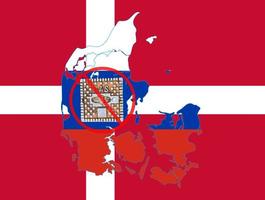 mapa de contorno da Dinamarca com a imagem da bandeira nacional. tampa de bueiro do sistema de gasoduto na bandeira da rússia dentro do mapa. colagem. crise de energia. foto