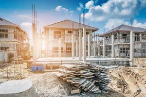 construção de casa nova no canteiro de obras foto