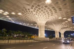 mumbai, índia, 2015 - aeroporto internacional chhatrapati shivaji em mumbai, um dos dois aeroportos na índia que implementaram a tomada de decisão colaborativa no aeroporto.