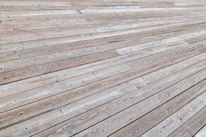 fundo de deck de madeira cinza liso seco vazio com perspectiva foto